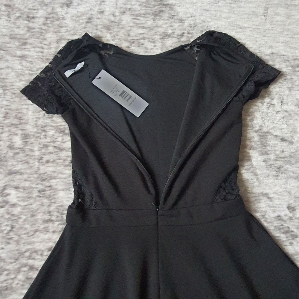 Parker Lace Short Sleeve Dress Fit and Flare Skater Lace Sides Size M NWT $242 - Picture 12 of 15
